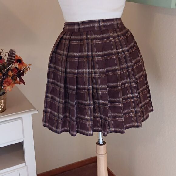 Shein Pleated Skirt - Picture 4 of 8